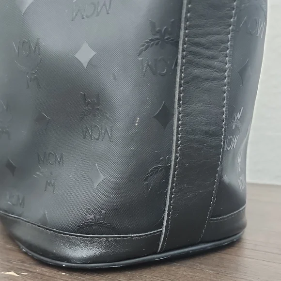 MCM Black Shoulder Bag with Drawstring Closure, Vintage Pre-owned - Picture 9 of 17